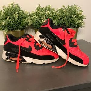 Nike airmax size 2 pink black